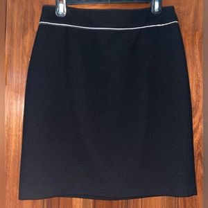 White House Black Market Women’s Skirt. Black Color. Size 6.